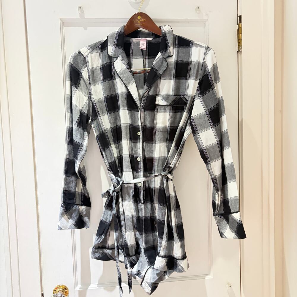Victoria's Secret Flannel Sleep Tie Romper Size Medium - Picture 7 of 7